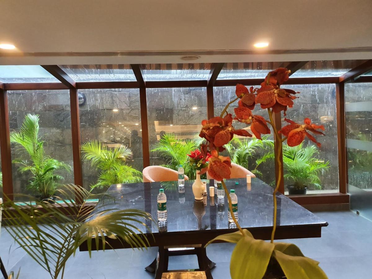 Shravanthi Sarovar Portico Bangalore Exteriör bild