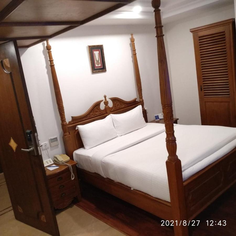 Shravanthi Sarovar Portico Bangalore Exteriör bild